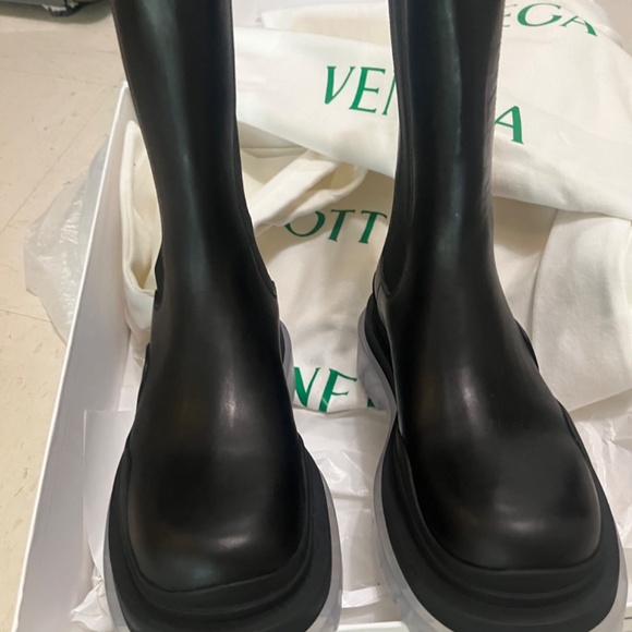 Boots - Picture 3 of 6